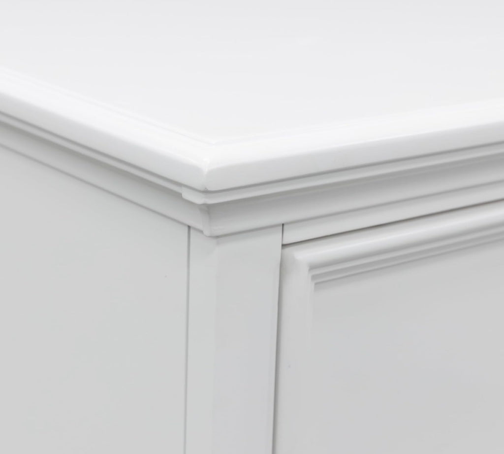 Signature Design by Ashley Fortman Casual 5 Drawer Chest for Bedroom, White